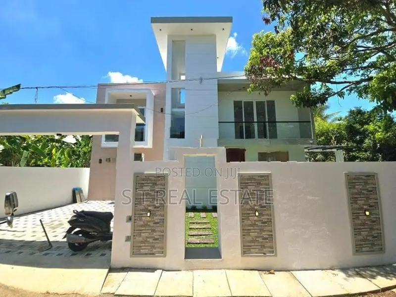 Architecture Designed Luxury 3 Storey House for Sale in Piliyandala To