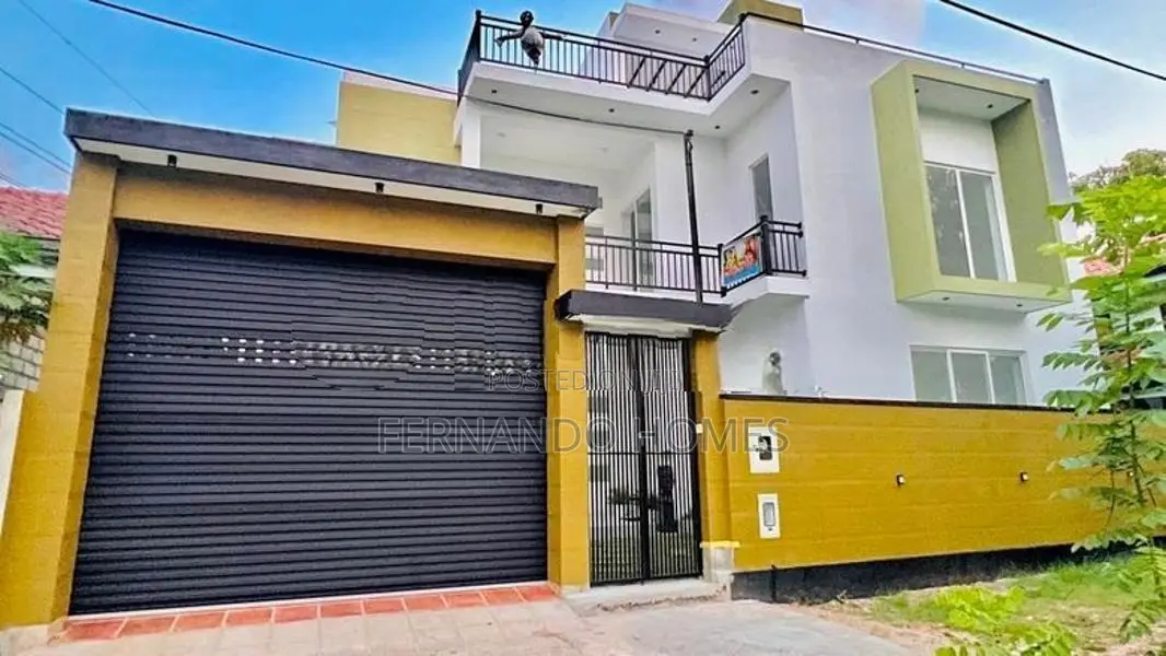 Attractive Designs Latest Upstairs Luxury House For Sale In Negombo