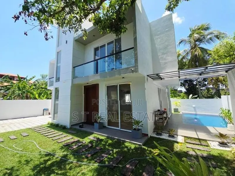 Architecture Designed Luxury 3 Storey House for Sale in Piliyandala To