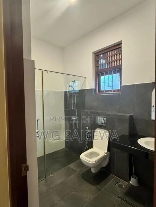 Ja-Ela Araliya Garaden 4 Bedroom Luxury House for Sale