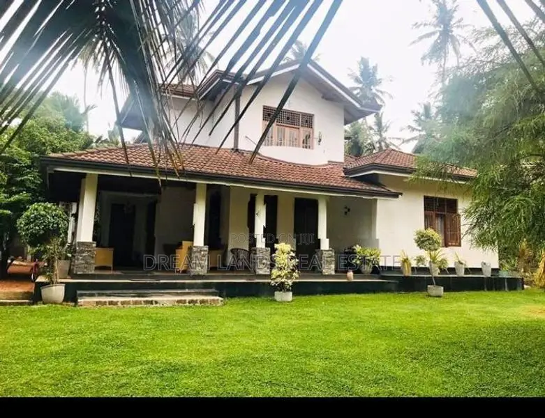 5BED HOUSE FOR SALE IN KATUNAYAKA (SP1151)