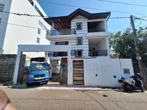 Nugegoda Luxury House for Sale