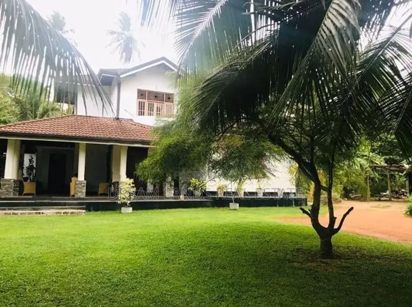 5BED HOUSE FOR SALE IN KATUNAYAKA (SP1151)
