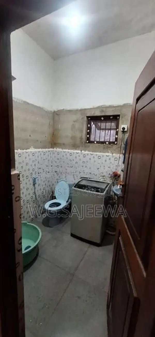 Negombo Anderson Road House for Sale