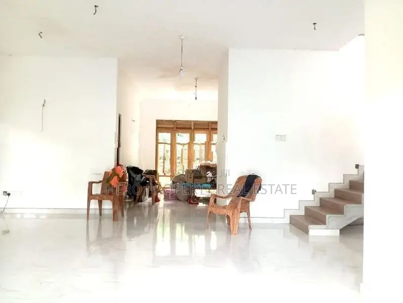 Ground Floor Completed House for Sale in Athurugiriya 🏠