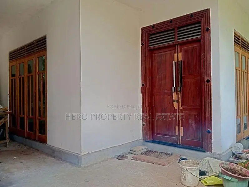 Ground Floor Completed House for Sale in Athurugiriya 🏠