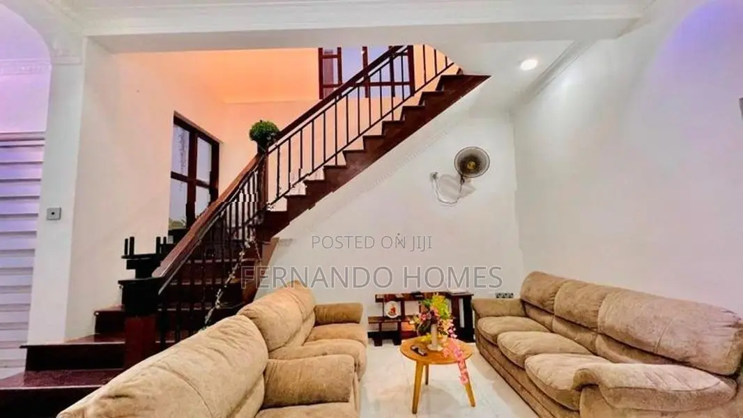 Luxurious Modern Solar Powered Air Condition House For Sale In Negombo