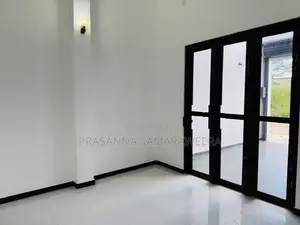 Modern Super Luxury House-Piliyandala