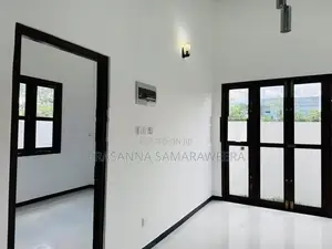 Modern Super Luxury House-Piliyandala