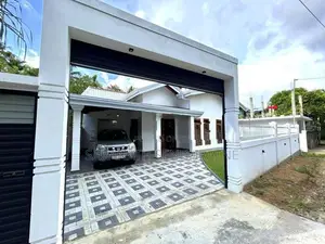 BrandNew House in Madulawa Homagama - 50 meters to Bus Rd