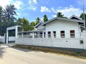 BrandNew House in Madulawa Homagama - 50 meters to Bus Rd