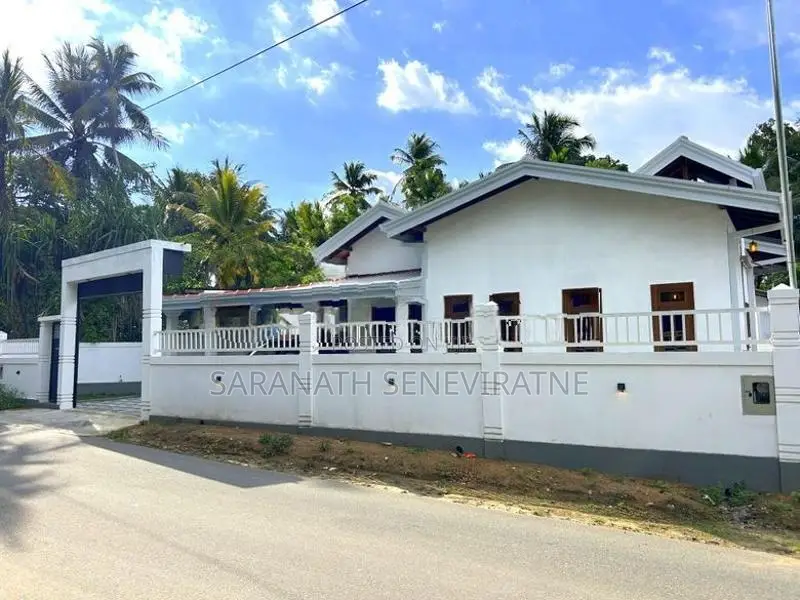 BrandNew House in Madulawa Homagama - 50 meters to Bus Rd