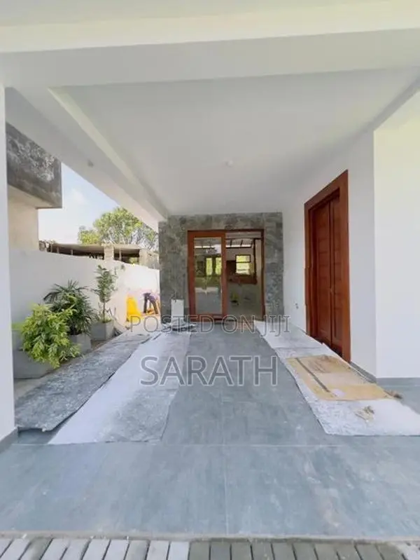 Brand New Luxury House Sale Athurugiriya