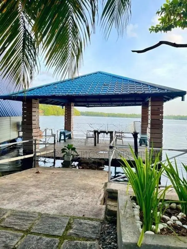 Luxury Lakefront Bungalow for Sale Bolgoda