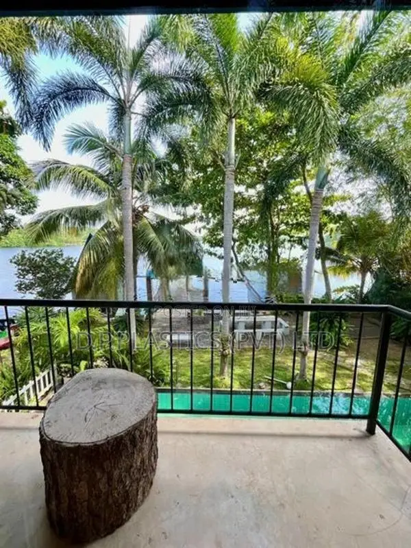 Luxury Lakefront Bungalow for Sale Bolgoda