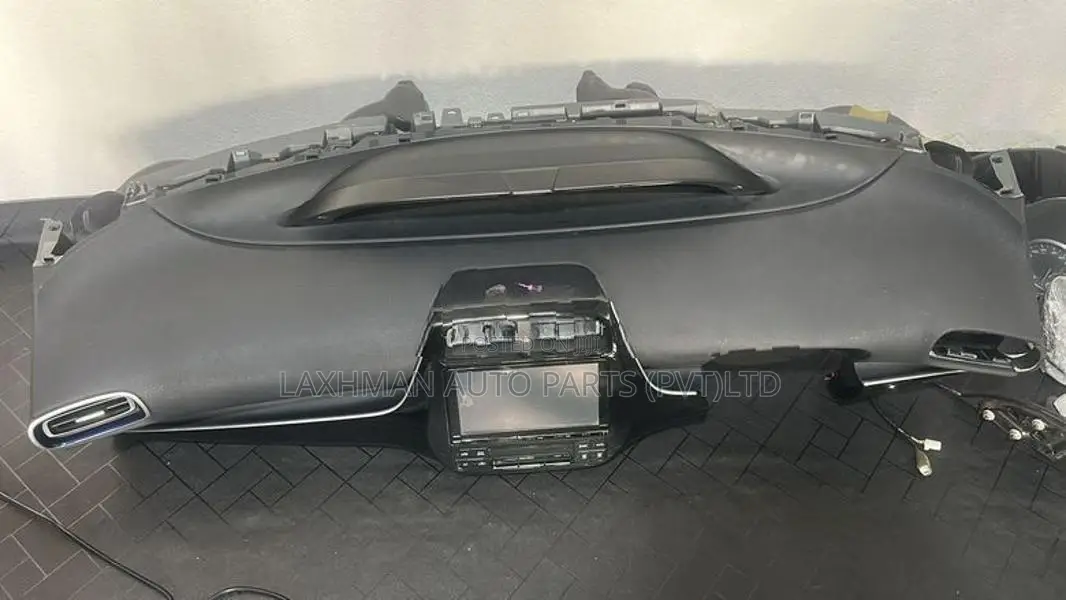 Toyota Prius ZVW 50 Complete Dashboard Set