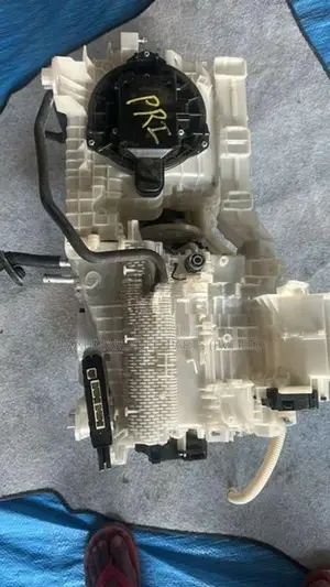 Toyota Prius ZVW50 Air conditioner Assembly