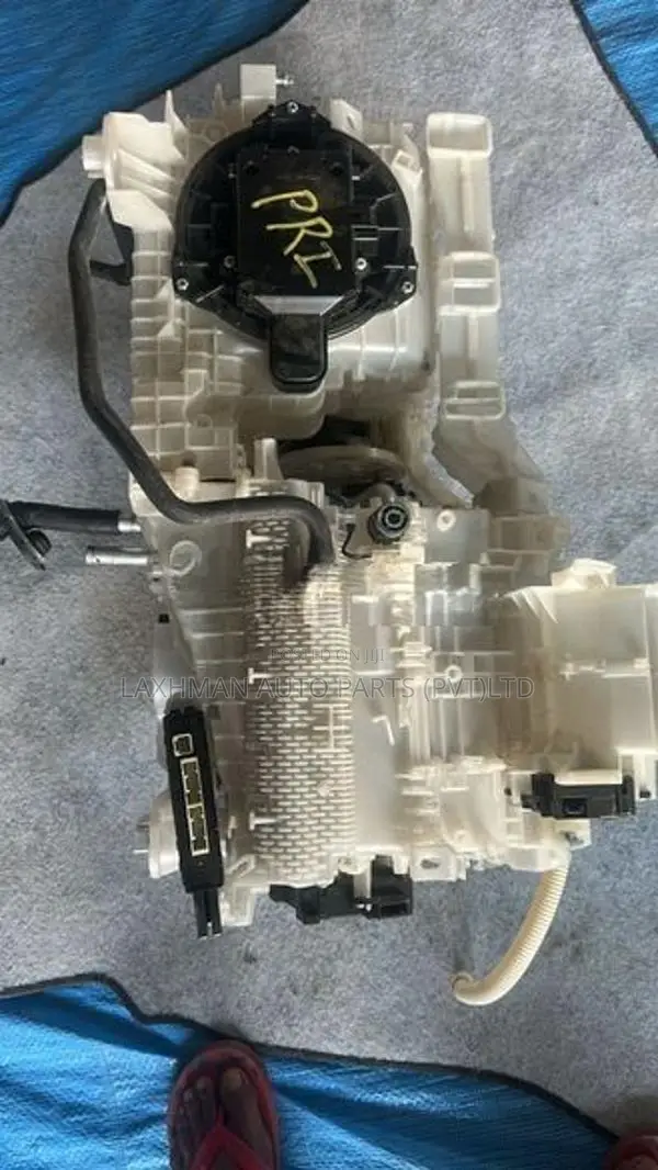 Toyota Prius ZVW50 Air conditioner Assembly