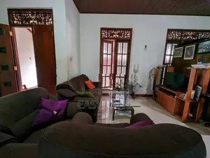 ගම්පහ නගරයට 650m සුපිරි නිවසක්