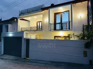 මාලබේ නගරයෙන් සුඛෝපභෝගී දෙමහල් නිවසක් විකිණීමට