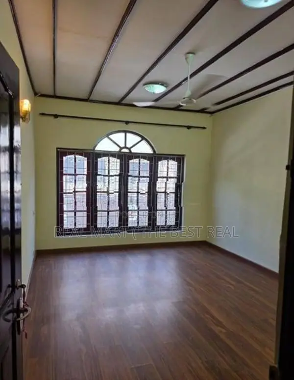 Dehiwala : 4BR (6.25 perches) House for Sale
