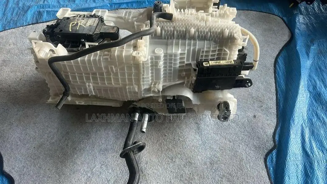 Toyota Prius ZVW50 Air conditioner Assembly