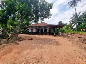 නිට්ටඹුවෙන් විශාල ඉඩමක් සහ නිවසක් විකිණීමට