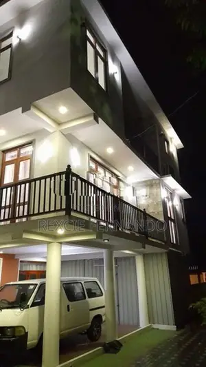 3 Storey Units House for Sale in Kalubowila