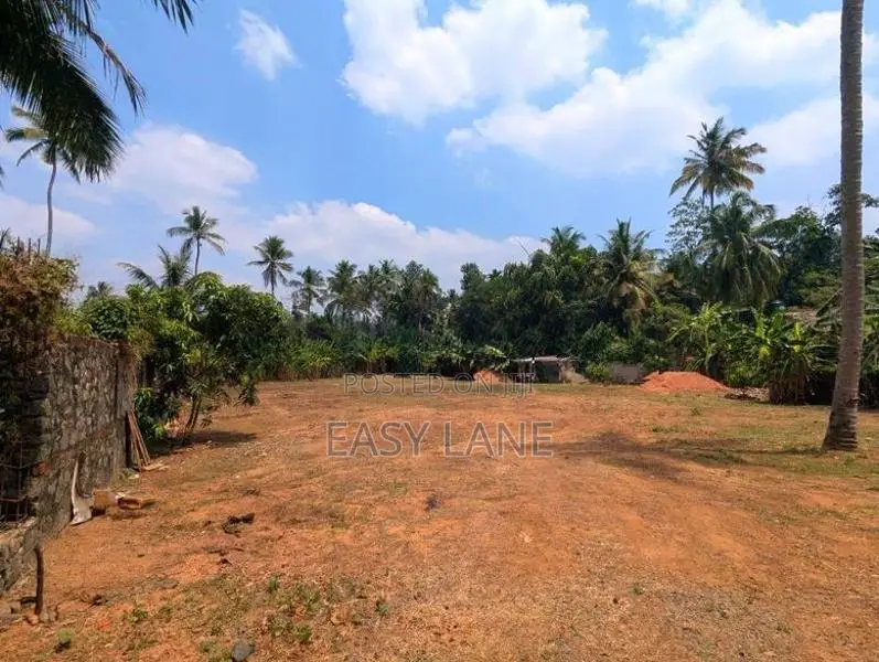 Land For Sale In Mirigama