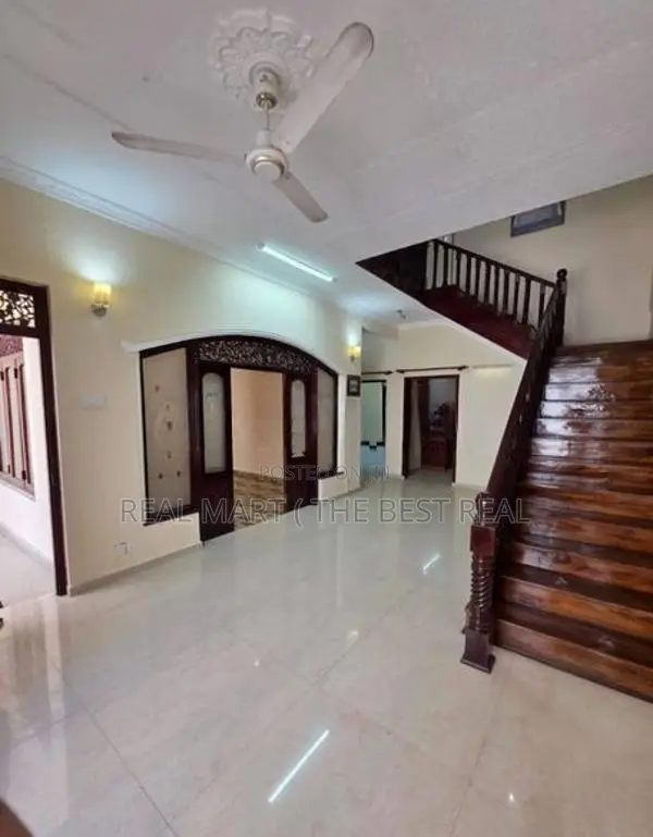 Dehiwala : 4BR (6.25 perches) House for Sale