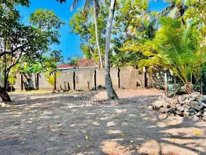 Antique Type Holiday Bunglow for Sale With 60 P Land In Negombo
