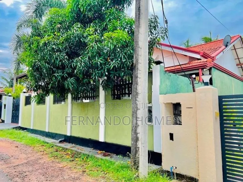 Residential Area Single Storey House For Sale In Negombo