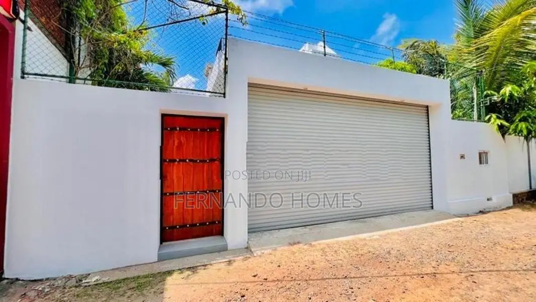 Better Living Just 650M To Beach An Upstairs House For Sale In Negombo