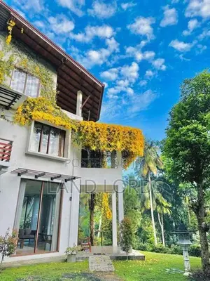 55P Luxury House in Aladeniya Kandy FOR SALE