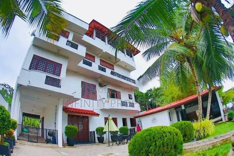 (AF795) 04 Story Building With 11.37 P Sale at Keselwatha Panadura