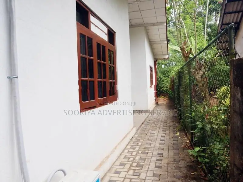 Land with House for Sale in Diyagama