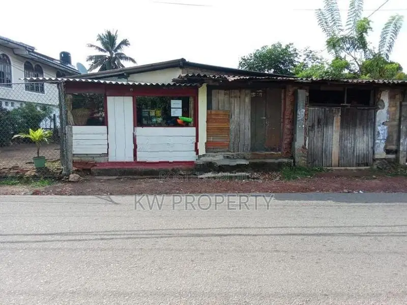 single story house and 3 shops for sale in kiribatgoda