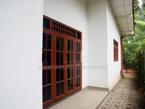 Land with House for Sale in Diyagama