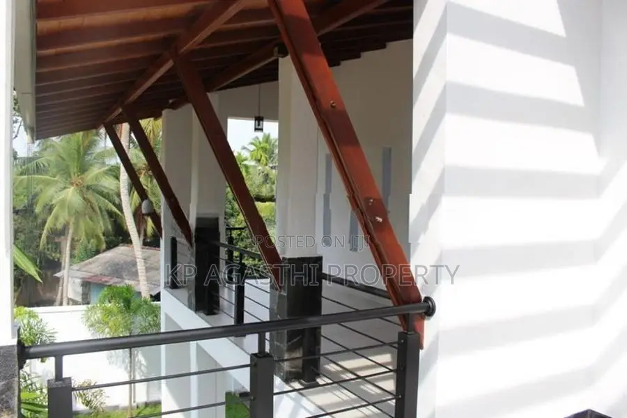 super luxury house for sale in thalawathugoda