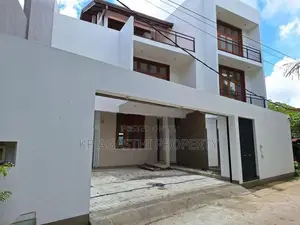 Maharagama Town Luxury House for Sale