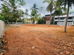 (AF798) 25 Perch Rectangular Block of Land in Raththanapitiya.