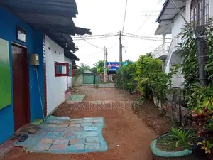 single story house and 3 shops for sale in kiribatgoda