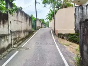 16P Land and Old House For Sale In Kottawa