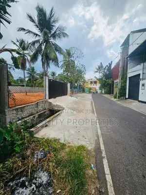 (AF798) 25 Perch Rectangular Block of Land in Raththanapitiya.