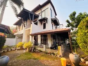 (AF800) Super Luxury 03 Storey House For Sale In Ethulkotte