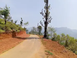 Land for sale Nuwara Eliya Road pundaluoya