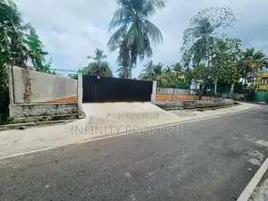 (AFA86) 25 perch rectangular block of land in Raththanapitiya.