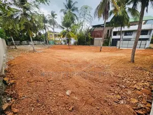 (AFA86) 25 perch rectangular block of land in Raththanapitiya.