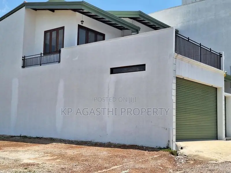athurugiriya galwarusa road house for sale