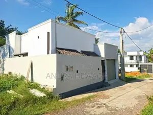 මාලබේ, අරංගල පිහිටි අලුතින් ඉදිකල නිවසක් විකිණීමට ඇත. (ID : MALB012S)